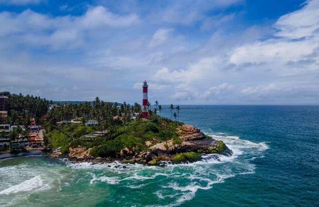 409|MUNNAR THEKKADY ALLEPPEY KOVALAM 6N
